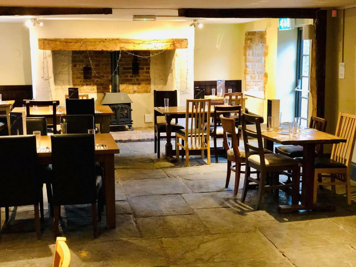 The Hollybush Inn And B&B Priors Marston Exterior foto