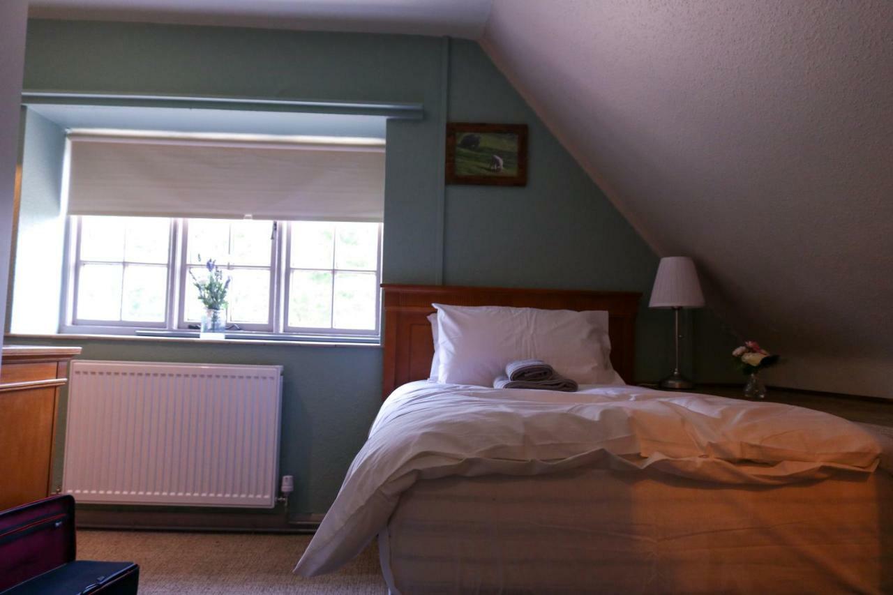 The Hollybush Inn And B&B Priors Marston Exterior foto