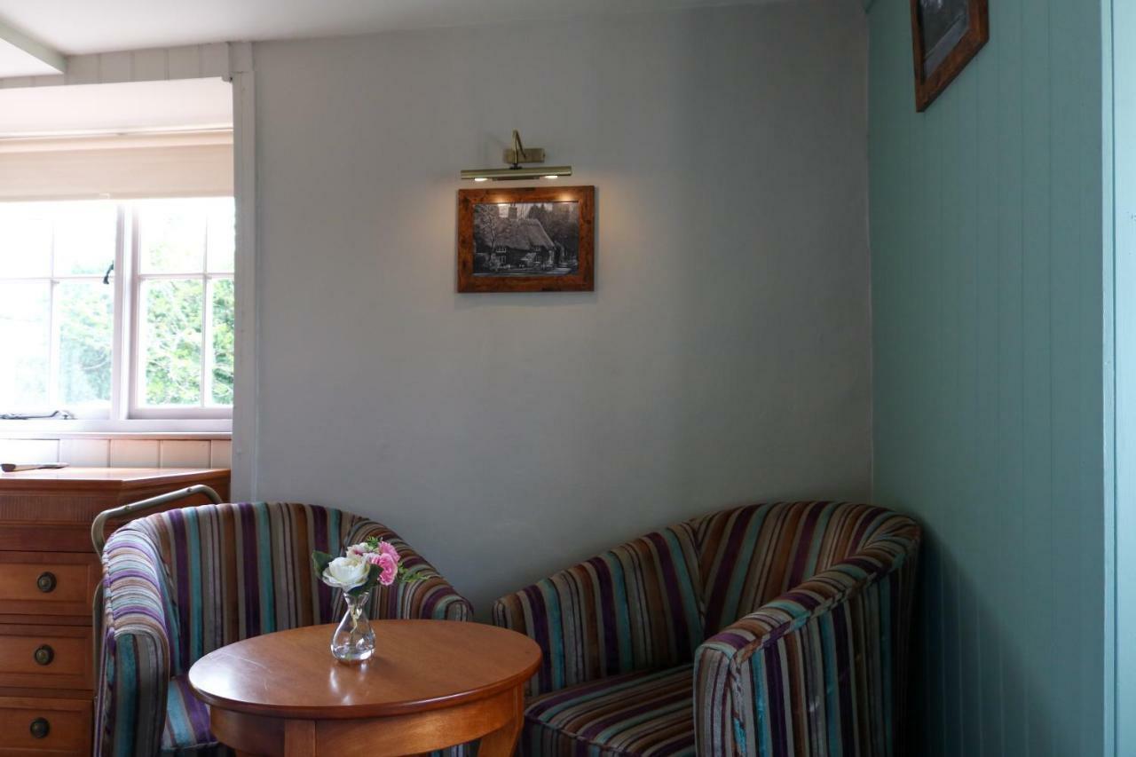 The Hollybush Inn And B&B Priors Marston Exterior foto